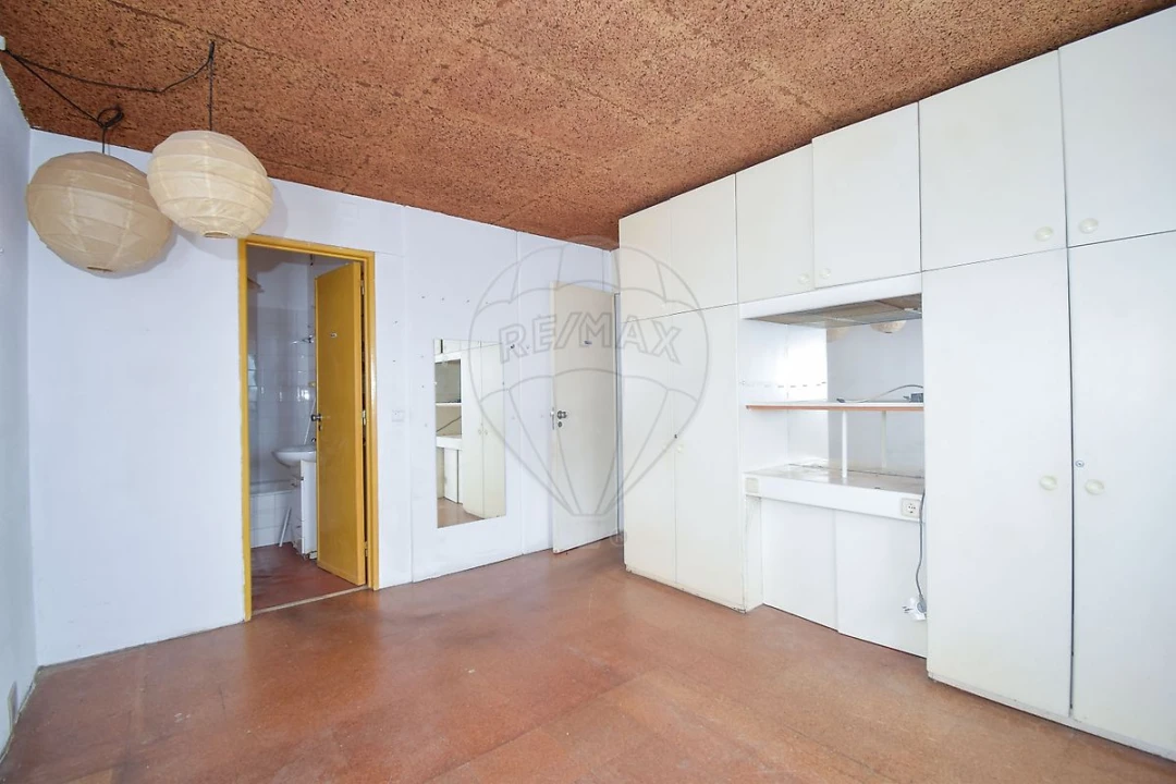 Apartamento T1 para Venda em Queluz e Belas Foto 5
