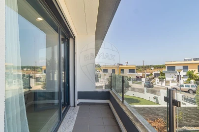 Moradia T3 para Venda em São João das Lampas e Terrugem