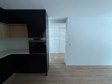 Apartamento T2 para Arrendamento em Mafamude e Vilar do Paraíso