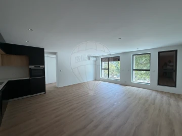 Apartamento T2 para Arrendamento em Mafamude e Vilar do Paraíso