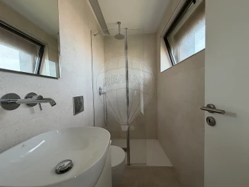 Apartamento T2 para Arrendamento em Mafamude e Vilar do Paraíso
