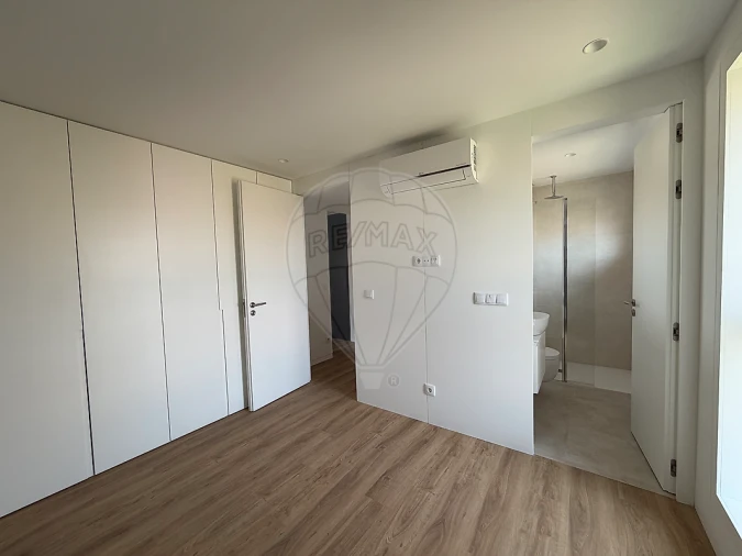 Apartamento T2 para Arrendamento em Mafamude e Vilar do Paraíso Foto 4