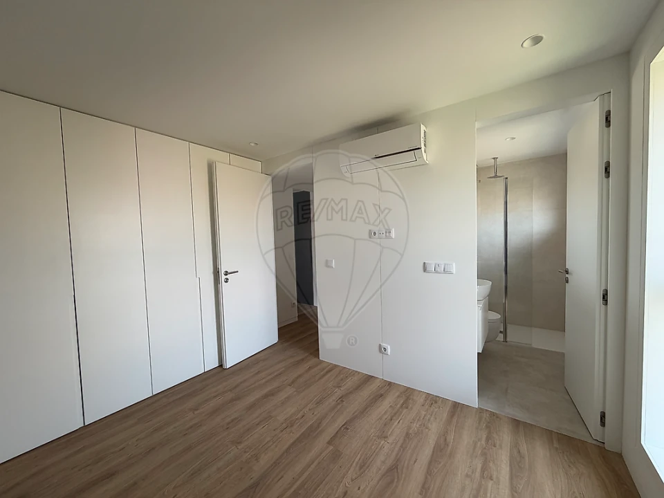 Apartamento T2 para Arrendamento em Mafamude e Vilar do Paraíso Foto 4