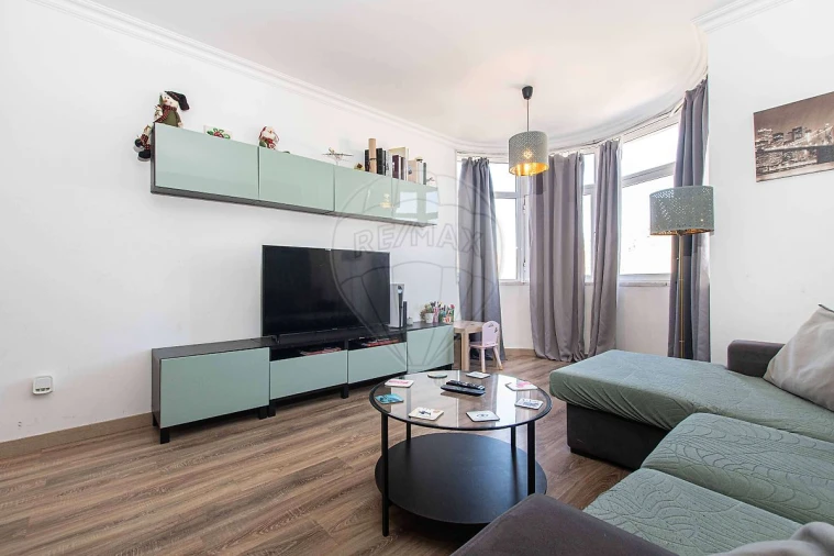 Apartamento T3 para Venda em Vialonga Foto 2