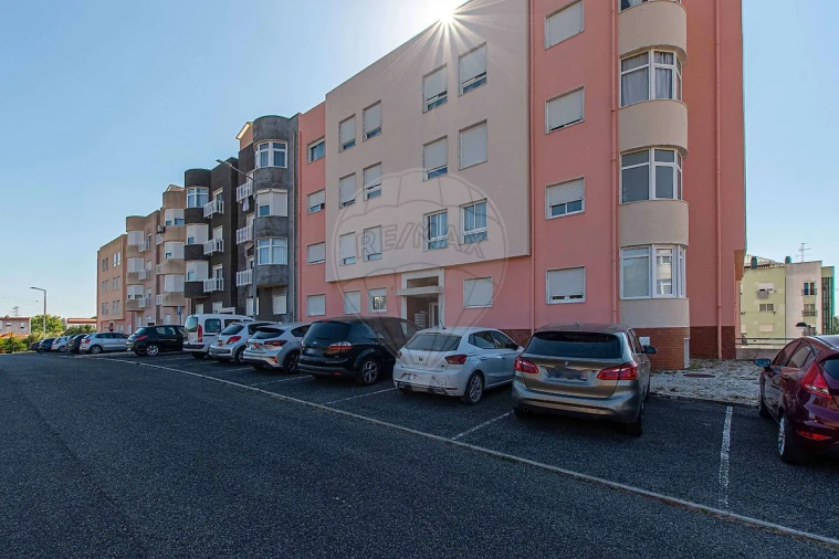 Apartamento T3 para Venda em Vialonga Foto 18