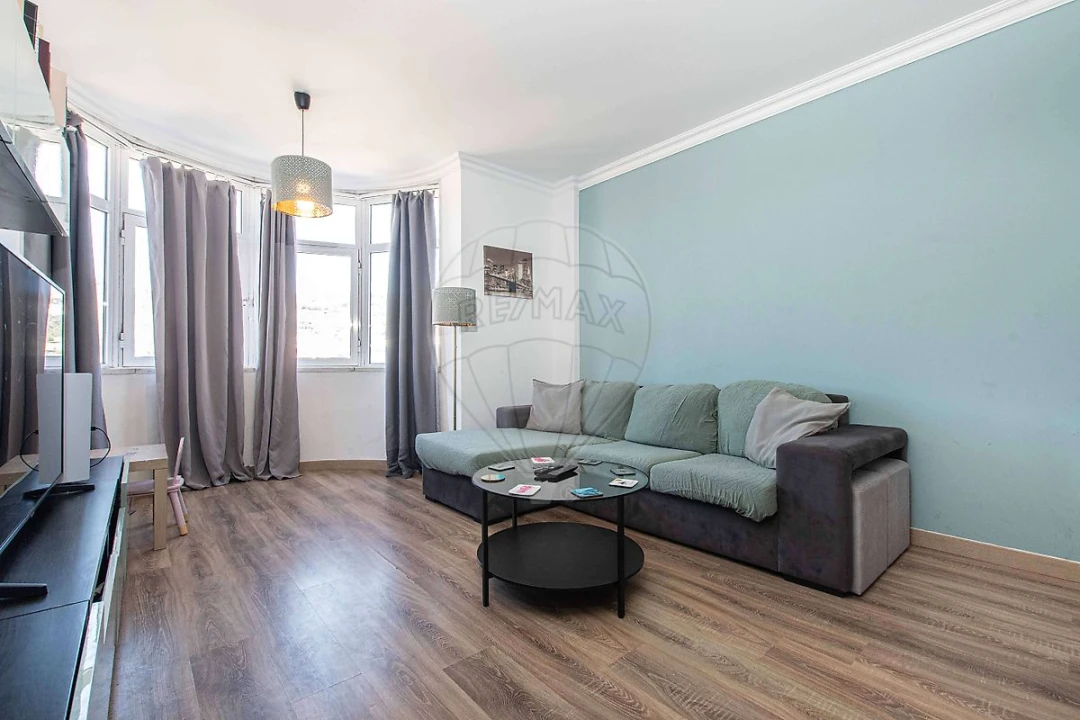 Apartamento T3 para Venda em Vialonga Foto 1