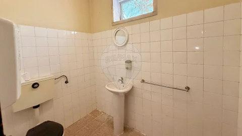 Loja para Arrendamento em Sertã