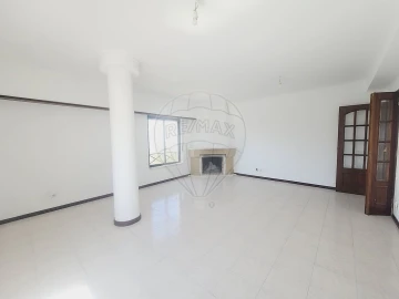 Apartamento T3 para Venda em Rio de Mouro