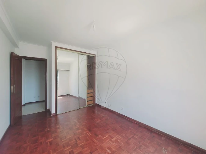 Apartamento T3 para Venda em Rio de Mouro Foto 24