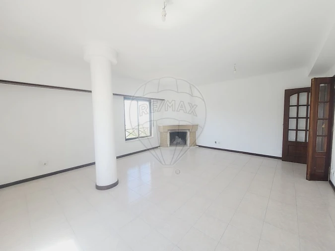 Apartamento T3 para Venda em Rio de Mouro Foto 17