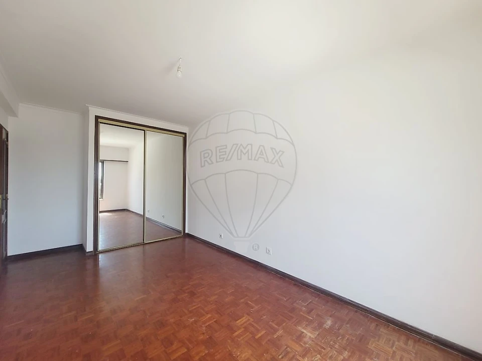 Apartamento T3 para Venda em Rio de Mouro Foto 22