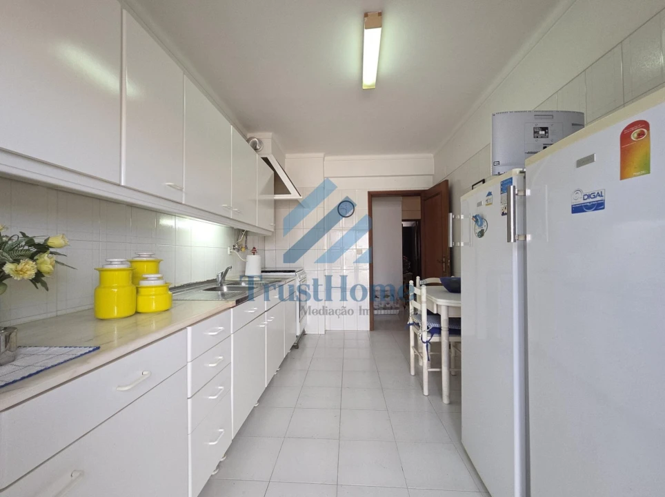 Apartamento T2 para Venda em São Domingos de Rana Foto 13