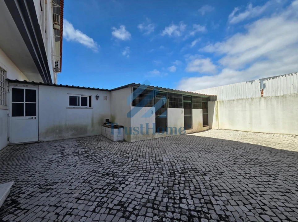 Apartamento T2 para Venda em São Domingos de Rana Foto 15