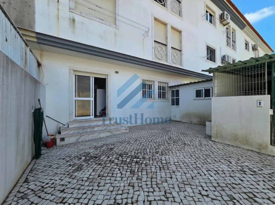 Apartamento T2 para Venda em São Domingos de Rana Foto 17