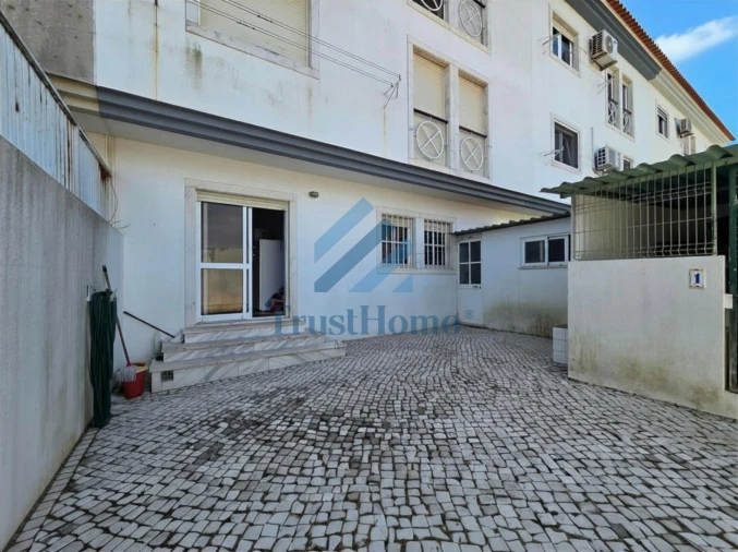 Apartamento T2 para Venda em São Domingos de Rana Foto 17
