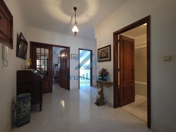 Apartamento T2 para Venda em São Domingos de Rana Foto 6