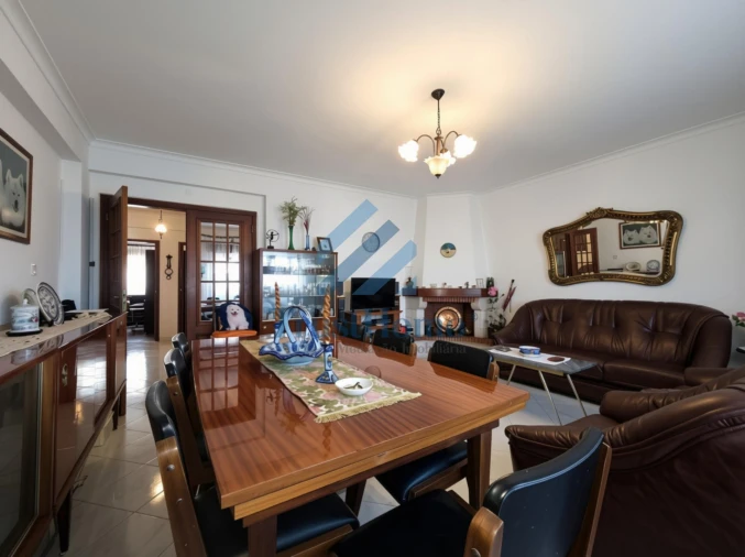 Apartamento T2 para Venda em São Domingos de Rana Foto 2
