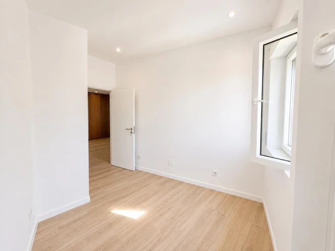 Apartamento T5 para Venda em Pedrouços Foto 13