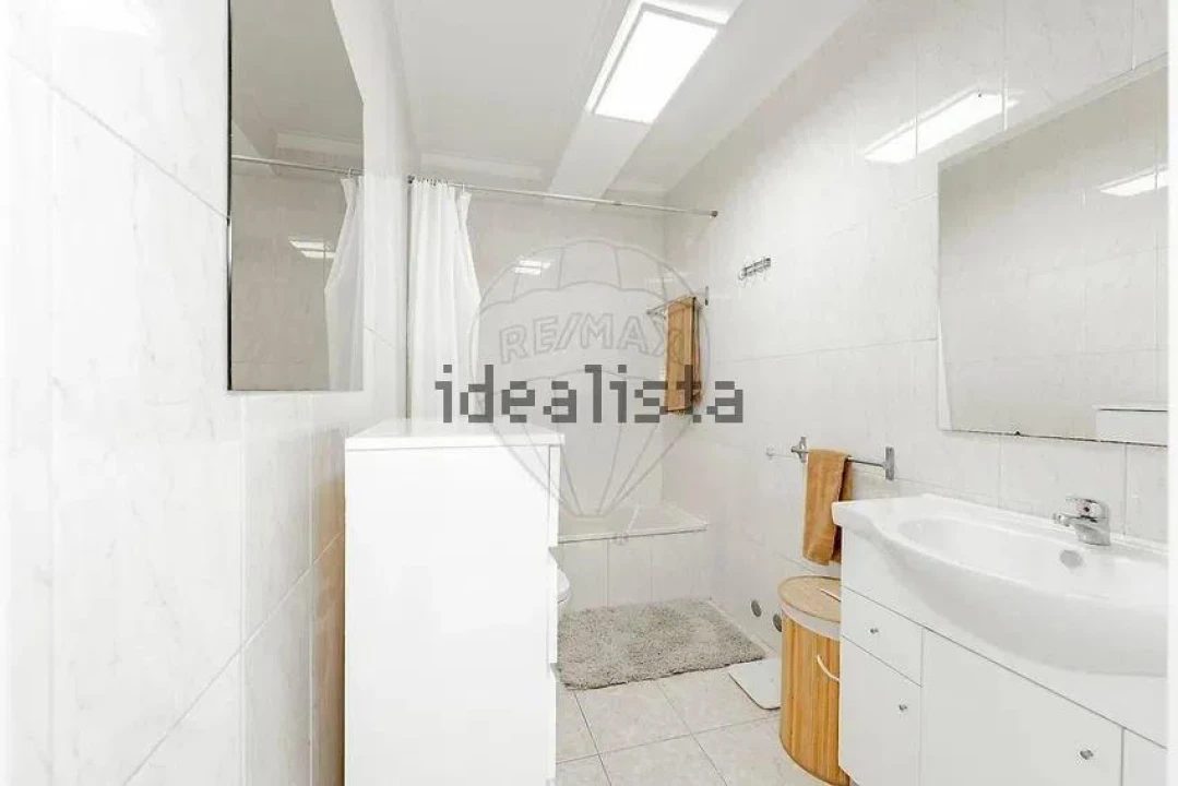 Apartamento T4 para Venda em Creixomil Foto 32