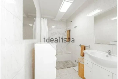 Apartamento T4 para Venda em Creixomil