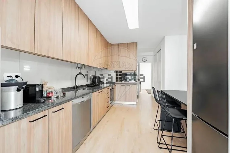 Apartamento T4 para Venda em Creixomil Foto 12