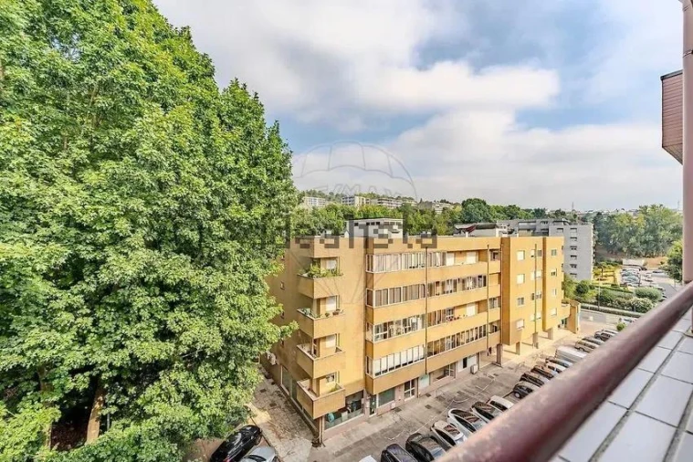 Apartamento T4 para Venda em Creixomil Foto 37