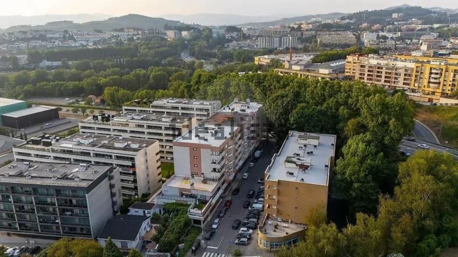 Apartamento T4 para Venda em Creixomil Foto 40