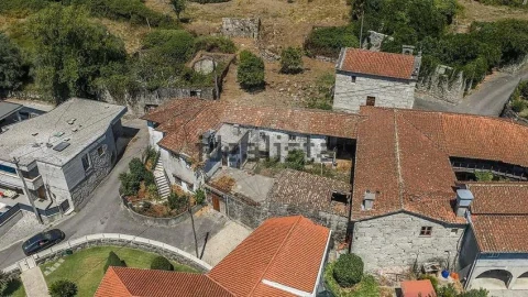 Moradia T5 para Venda em Travassos