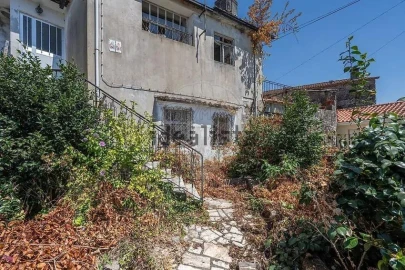 Moradia T5 para Venda em Travassos