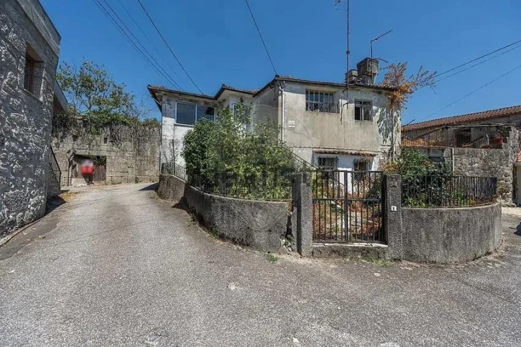Moradia T5 para Venda em Travassos Foto 2