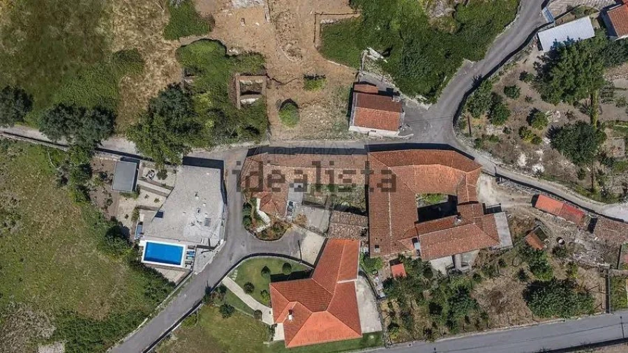 Moradia T5 para Venda em Travassos Foto 24