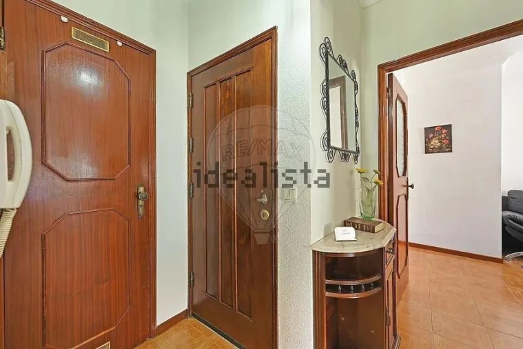Apartamento T2 para Venda em Oliveira do Douro Foto 6