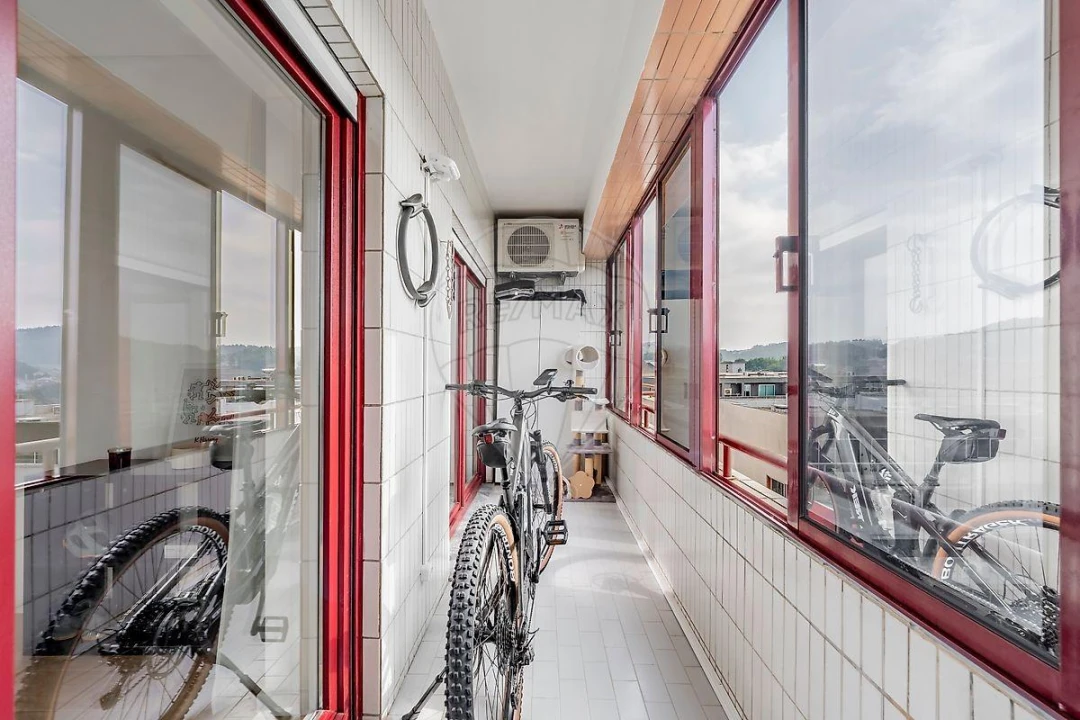 Apartamento T4 para Venda em Creixomil Foto 26