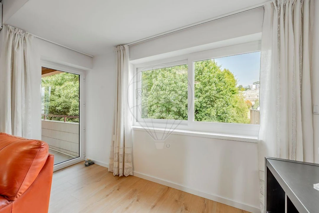 Apartamento T4 para Venda em Creixomil Foto 6
