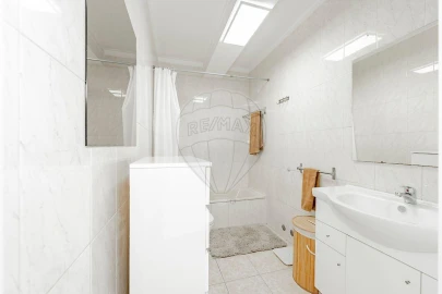 Apartamento T4 para Venda em Creixomil
