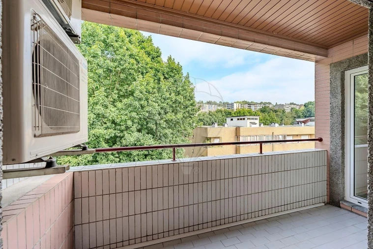 Apartamento T4 para Venda em Creixomil Foto 21