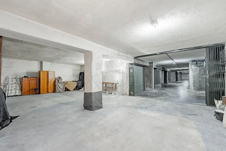 Apartamento T4 para Venda em Creixomil Foto 35