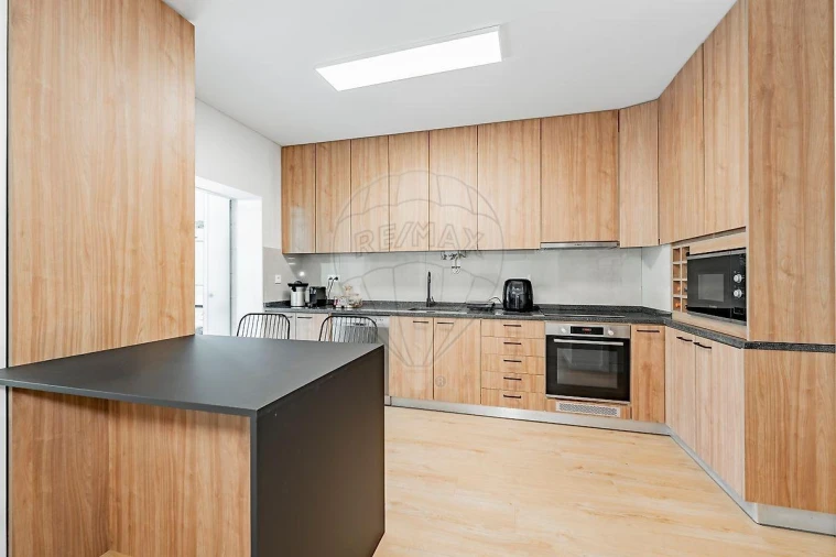 Apartamento T4 para Venda em Creixomil Foto 9