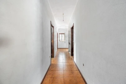 Moradia T2 para Venda em Sobradelo da Goma