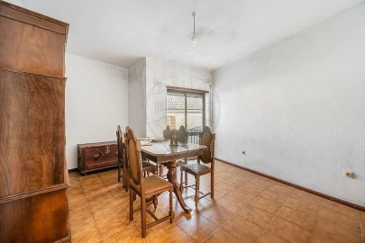 Moradia T2 para Venda em Sobradelo da Goma