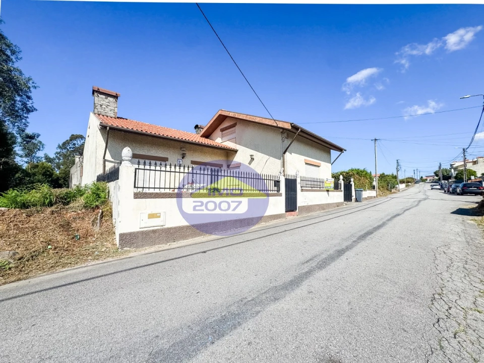 Moradia T3 para Venda em Nogueira da Regedoura Foto 47