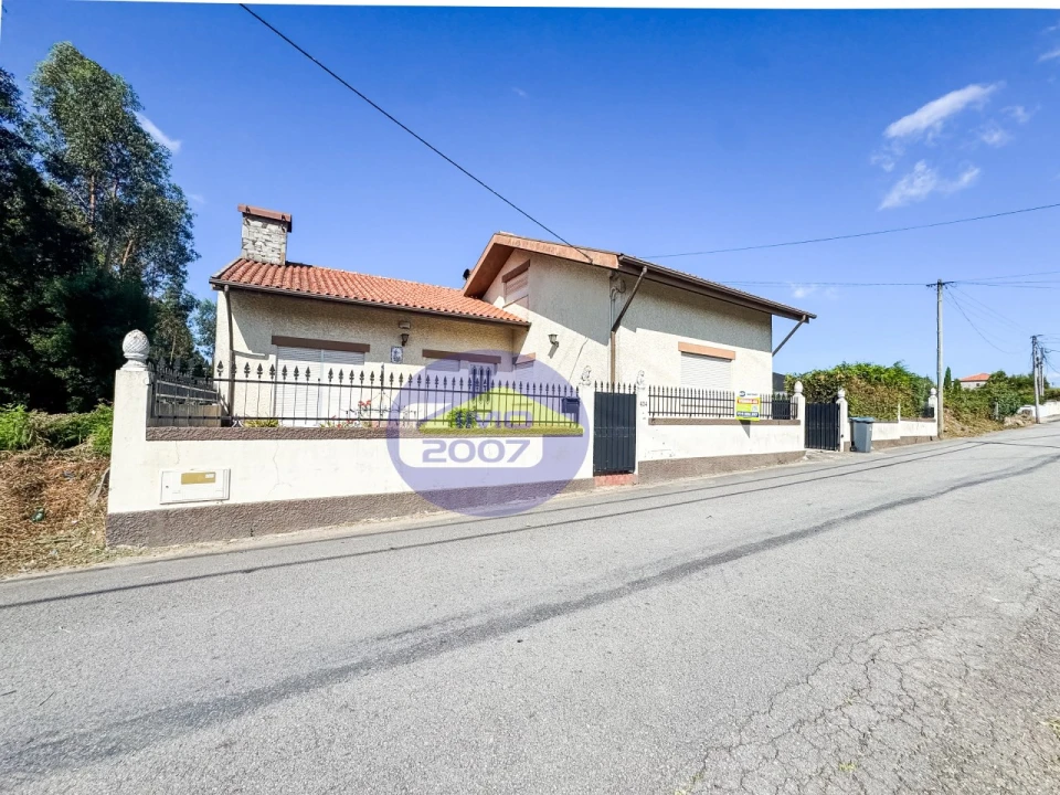Moradia T3 para Venda em Nogueira da Regedoura Foto 48