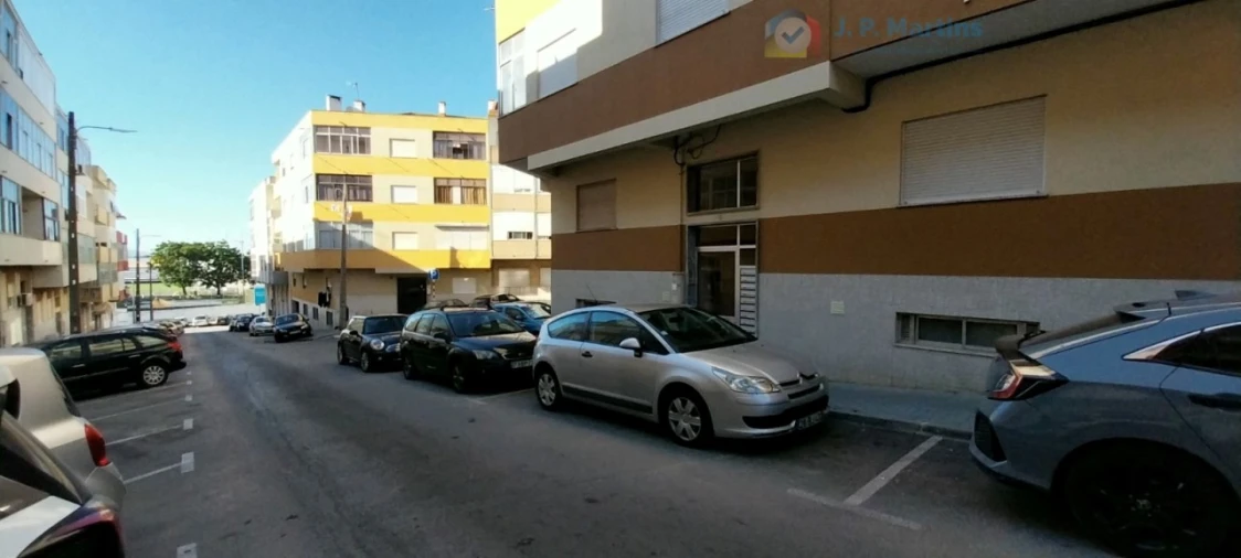 Armazém para Venda em Seixal, Arrentela e Aldeia de Paio Pires Foto 2