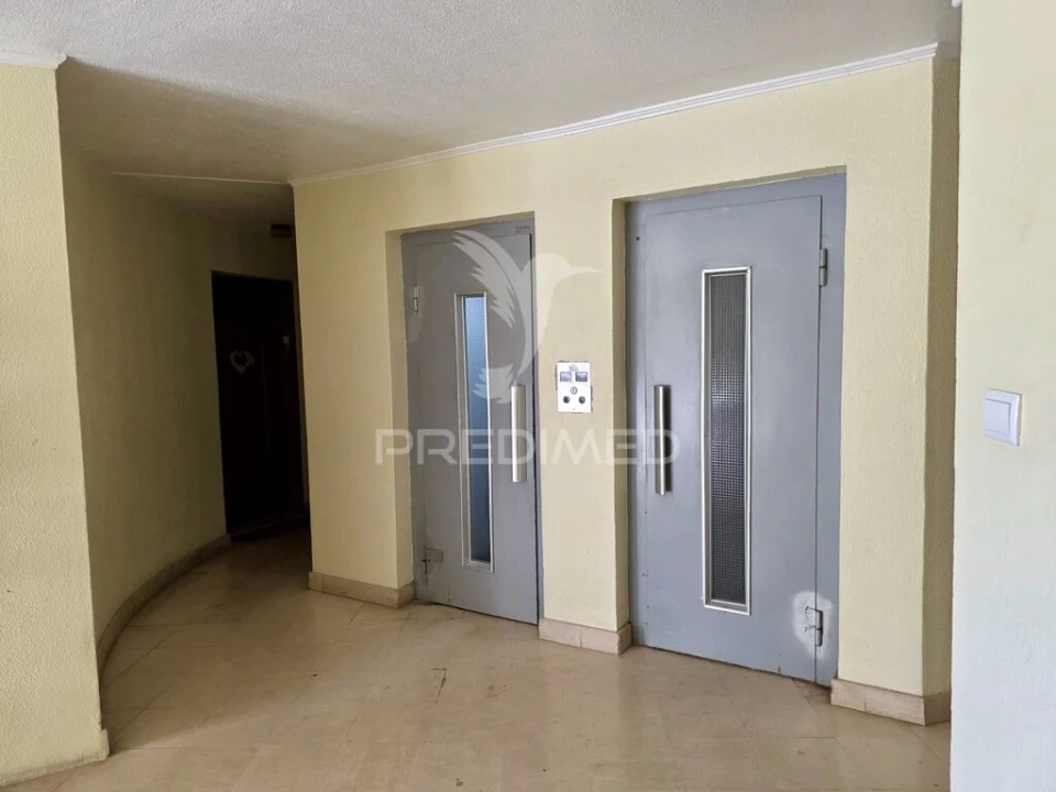 Apartamento T3 para Venda em Portimão Foto 4