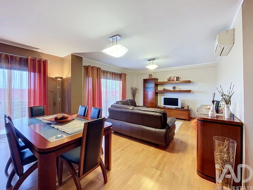 Apartamento T3 para Venda em Seixal, Arrentela e Aldeia de Paio Pires Foto 1