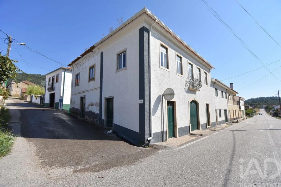 Moradia T3 para Venda em São Miguel, Santa Eufémia e Rabaçal Foto 2