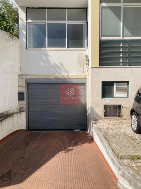 Garagem para Arrendamento em Mina de Água