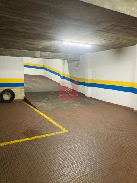 Garagem para Arrendamento em Mina de Água