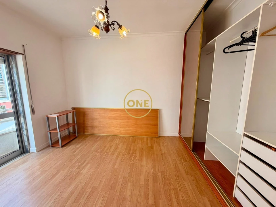 Apartamento T2 para Venda em Corroios Foto 12