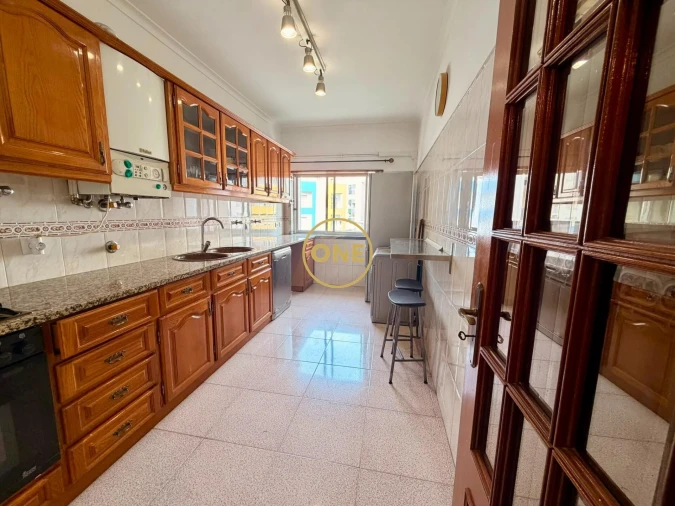 Apartamento T2 para Venda em Corroios Foto 3